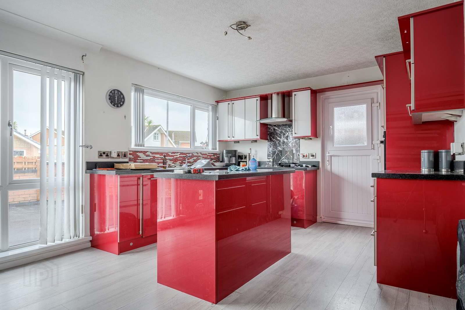 32 Navar Drive 5 of 21