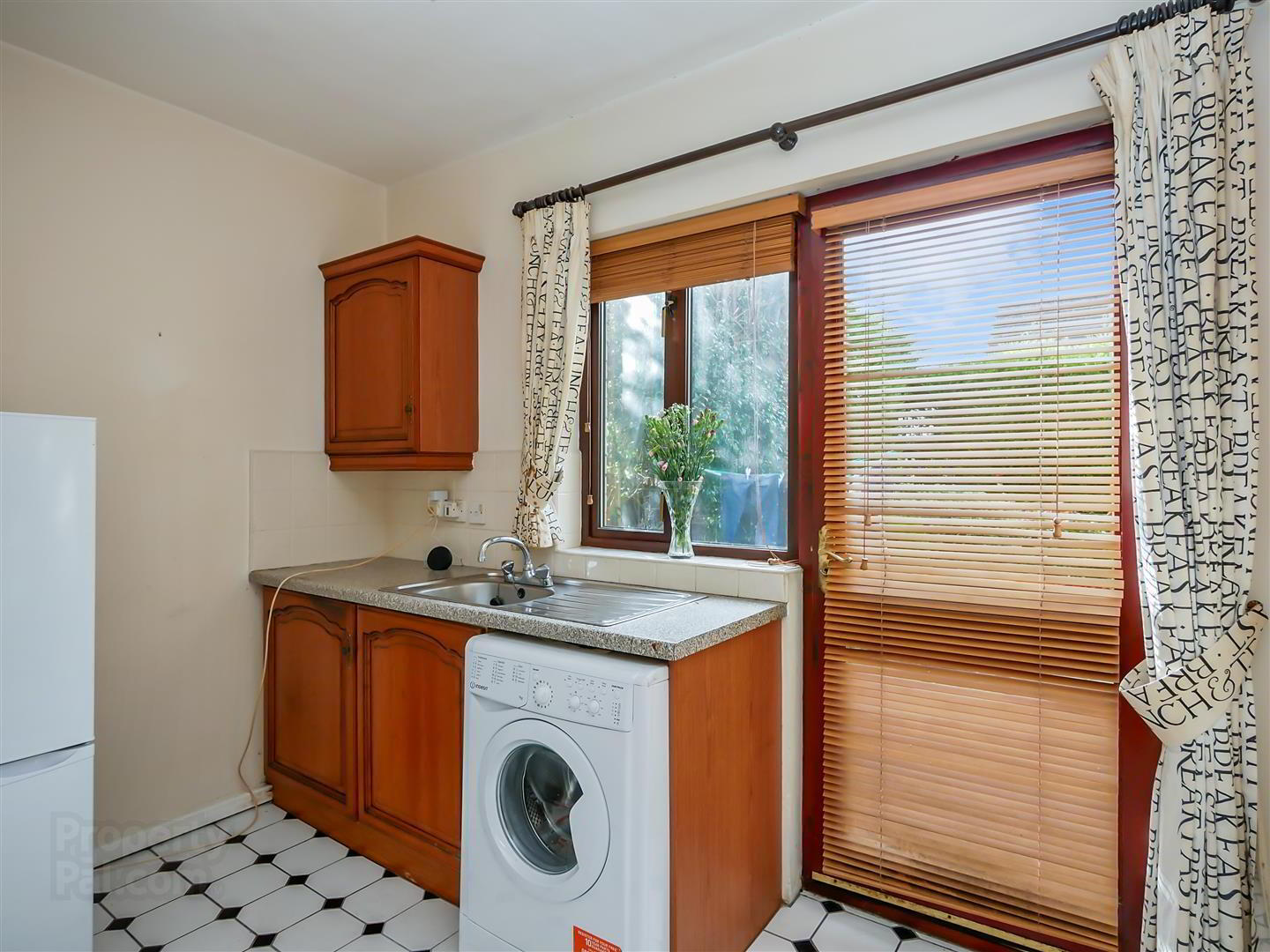 46 Royal Lodge Avenue 8 of 22