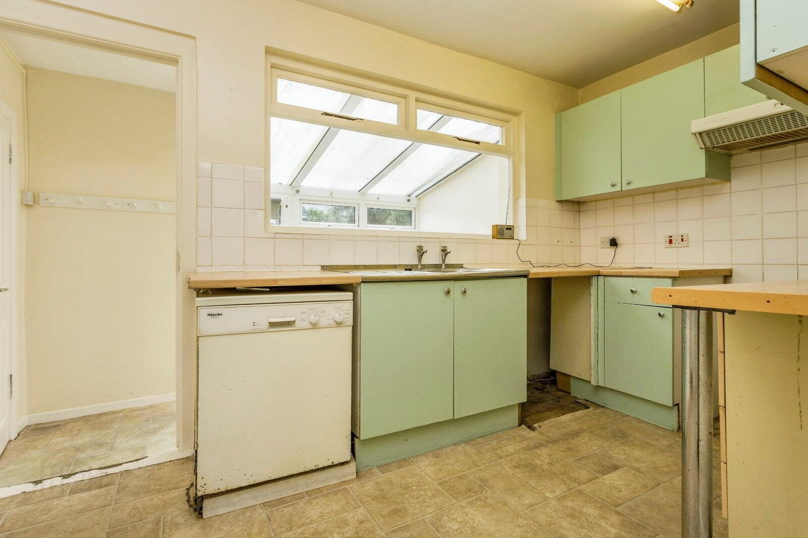 28 Ava Street 5 of 13