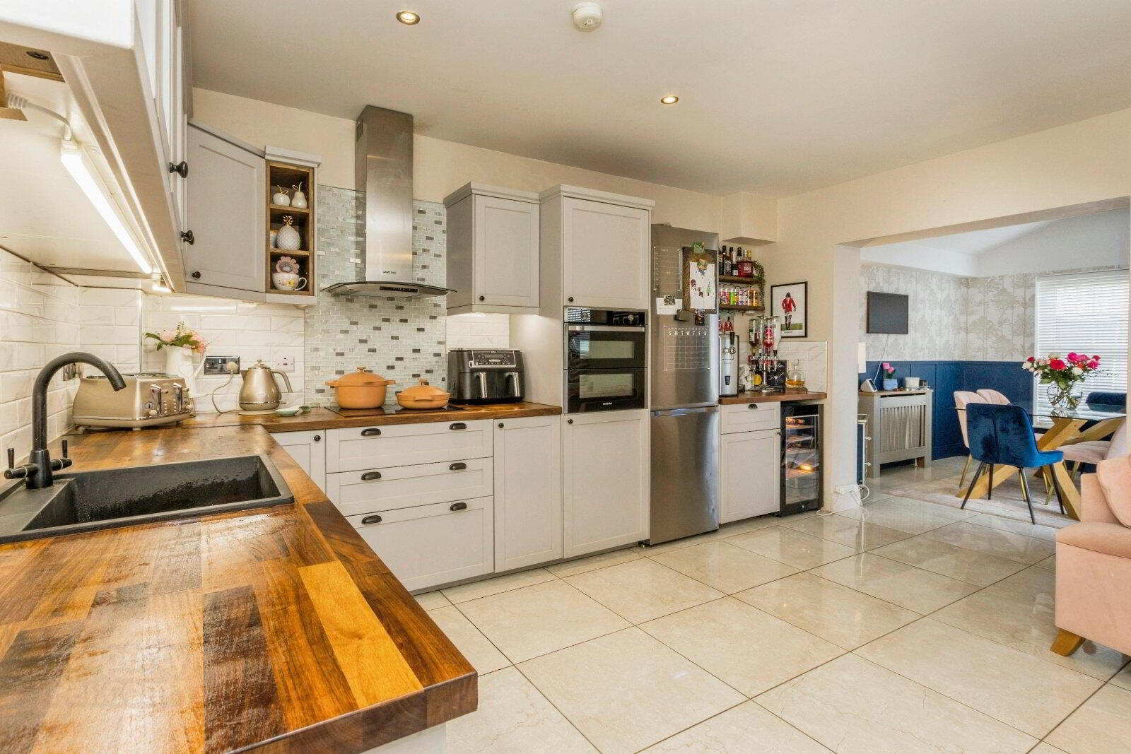 108 Sir Richard Wallace Walk 7 of 16