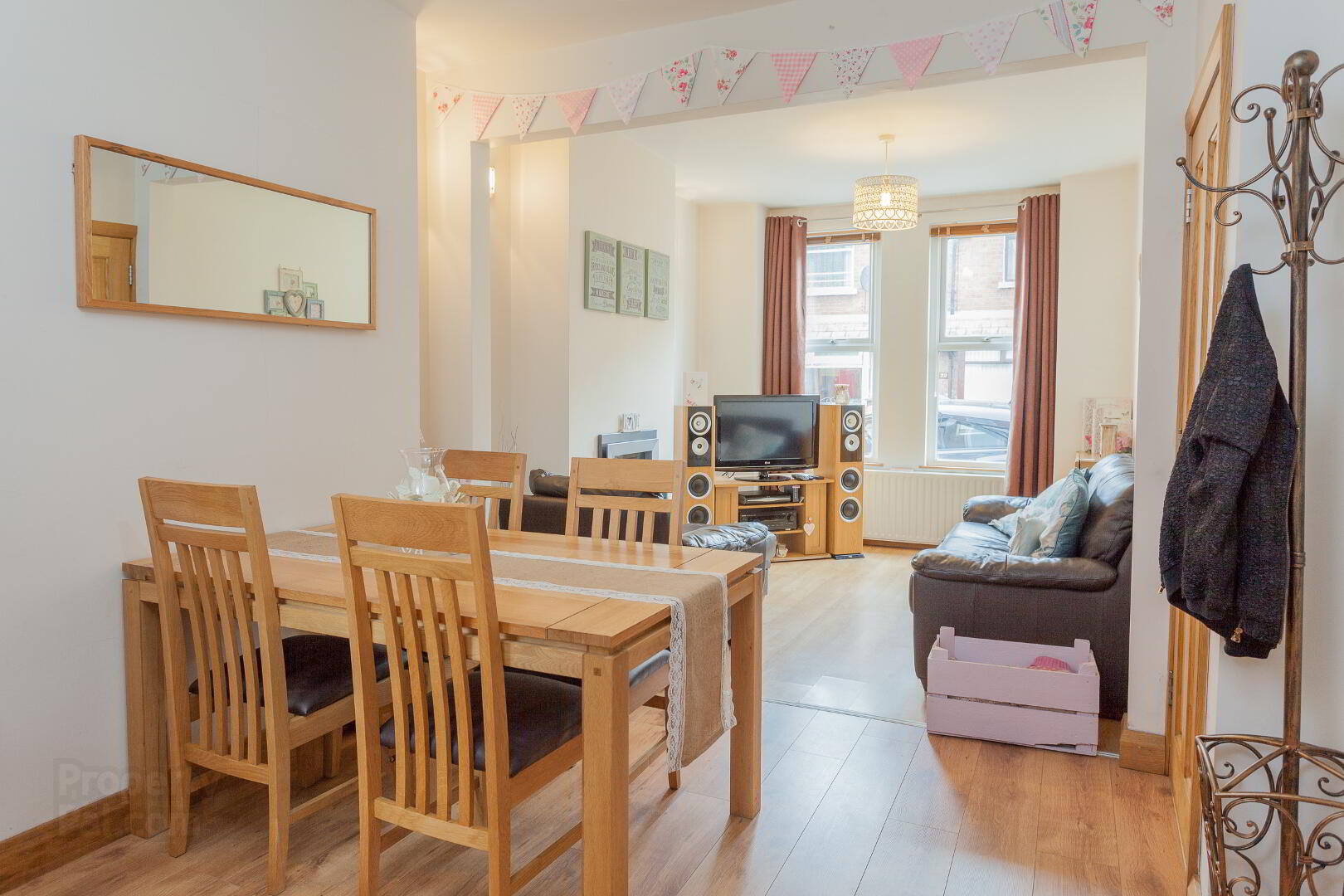 38 Meadowbank Place 3 of 12