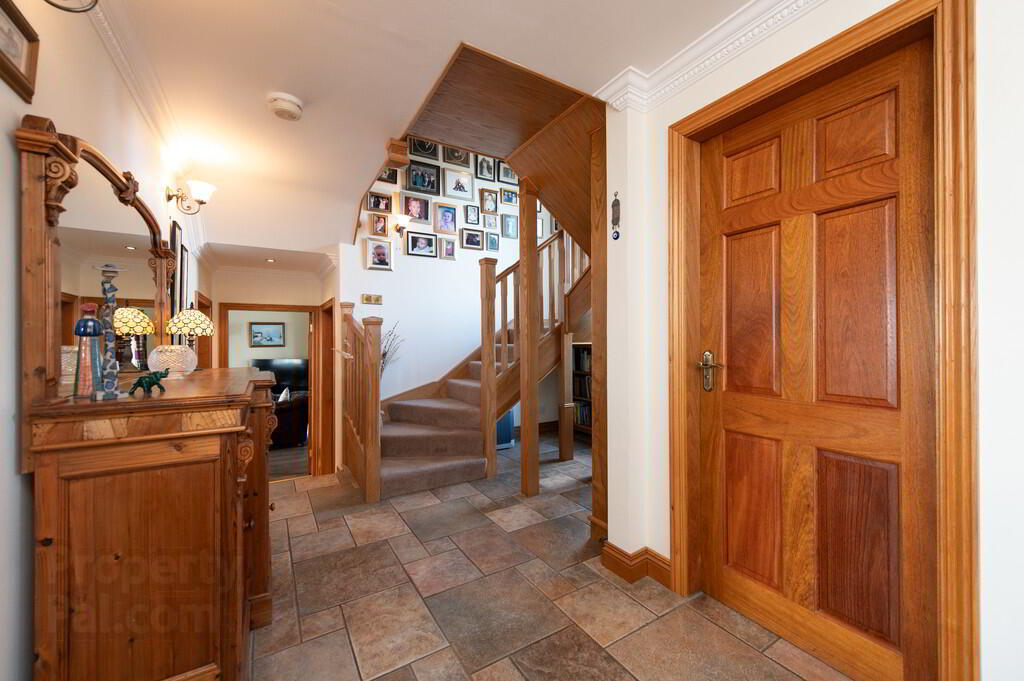 18 Kingsmoss Road 4 of 42