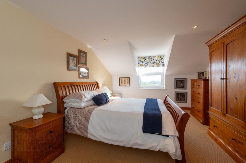 18 Kingsmoss Road 24 of 42