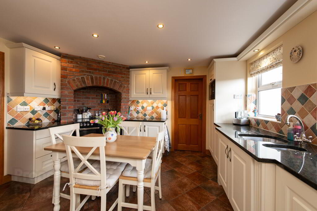 18 Kingsmoss Road 12 of 42