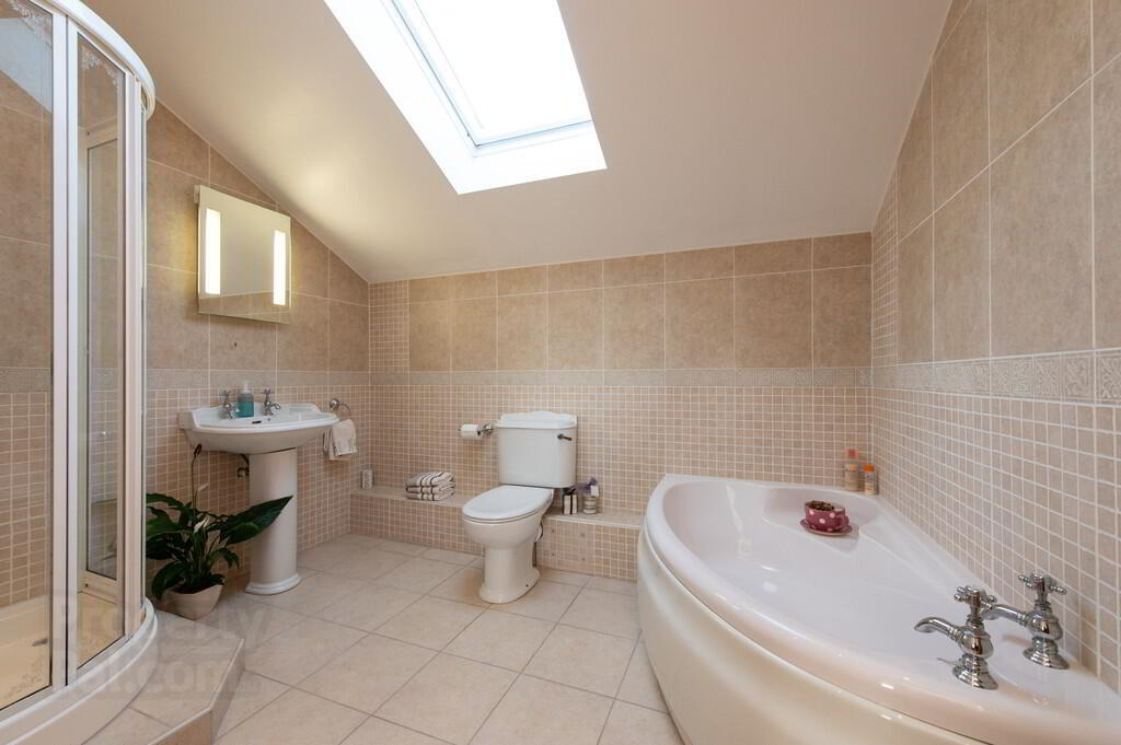 18 Kingsmoss Road 27 of 42