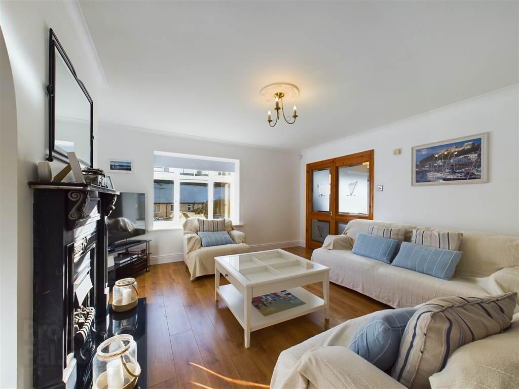 42 Fishermans Grove 4 of 14