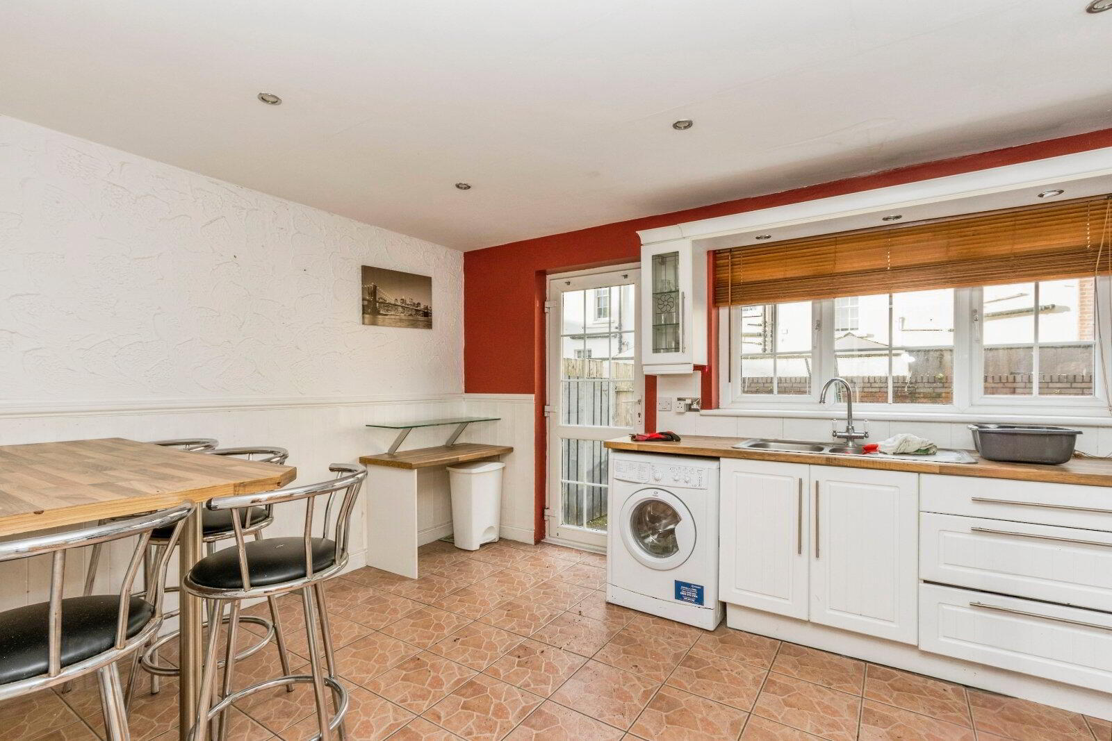1 Catherine Street North 9 of 17