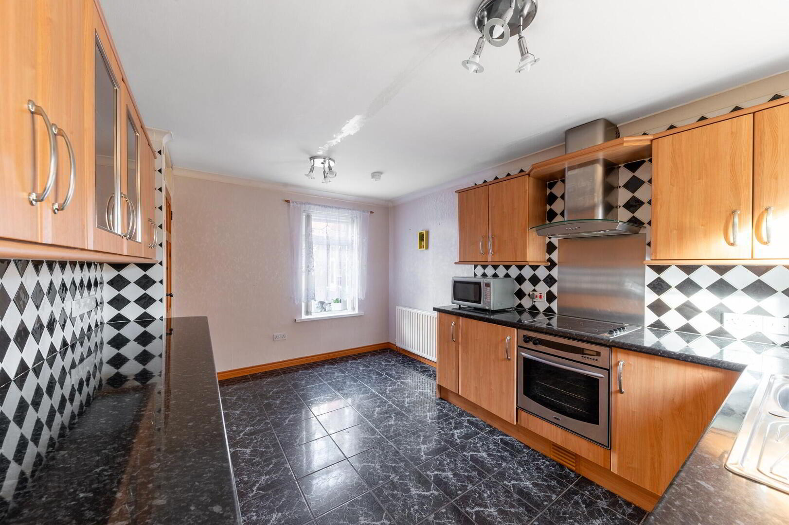 24 Oak Way 7 of 14