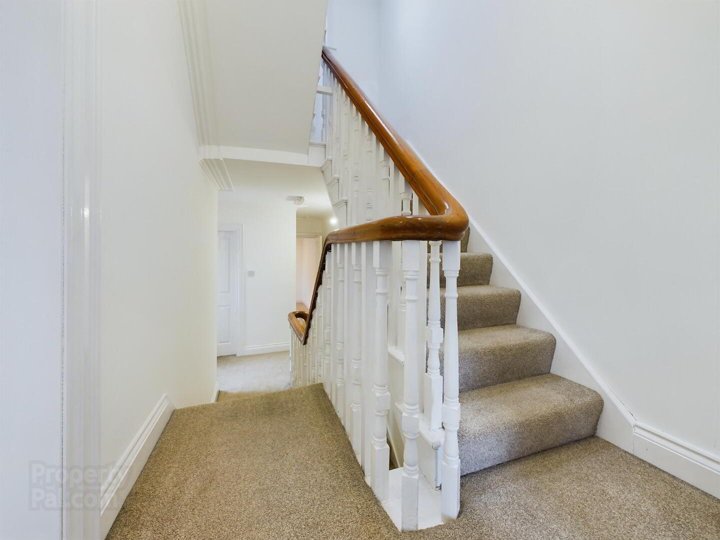 166 Upper Newtownards Road 18 of 30