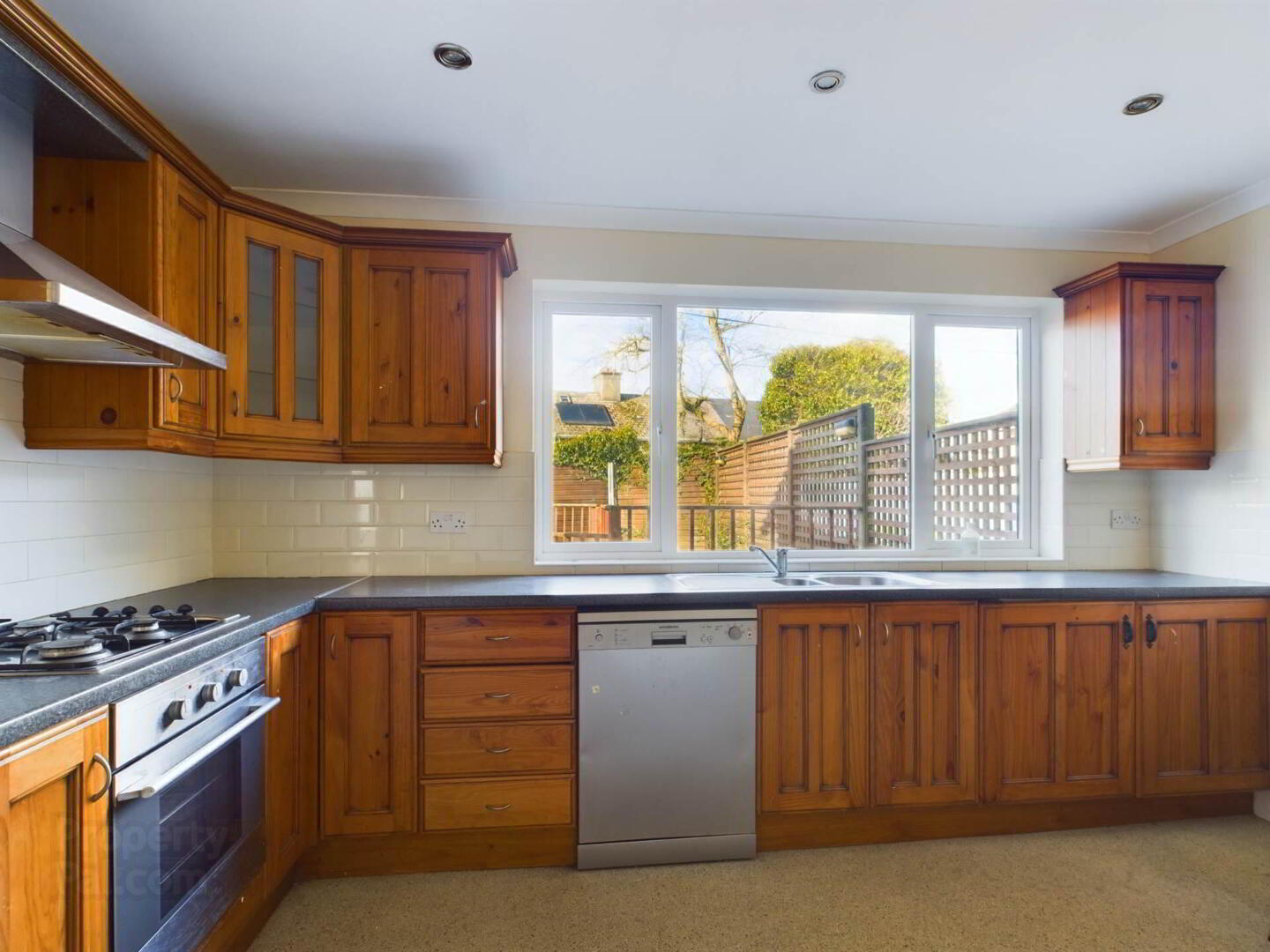 9 Avondale Drive 8 of 19