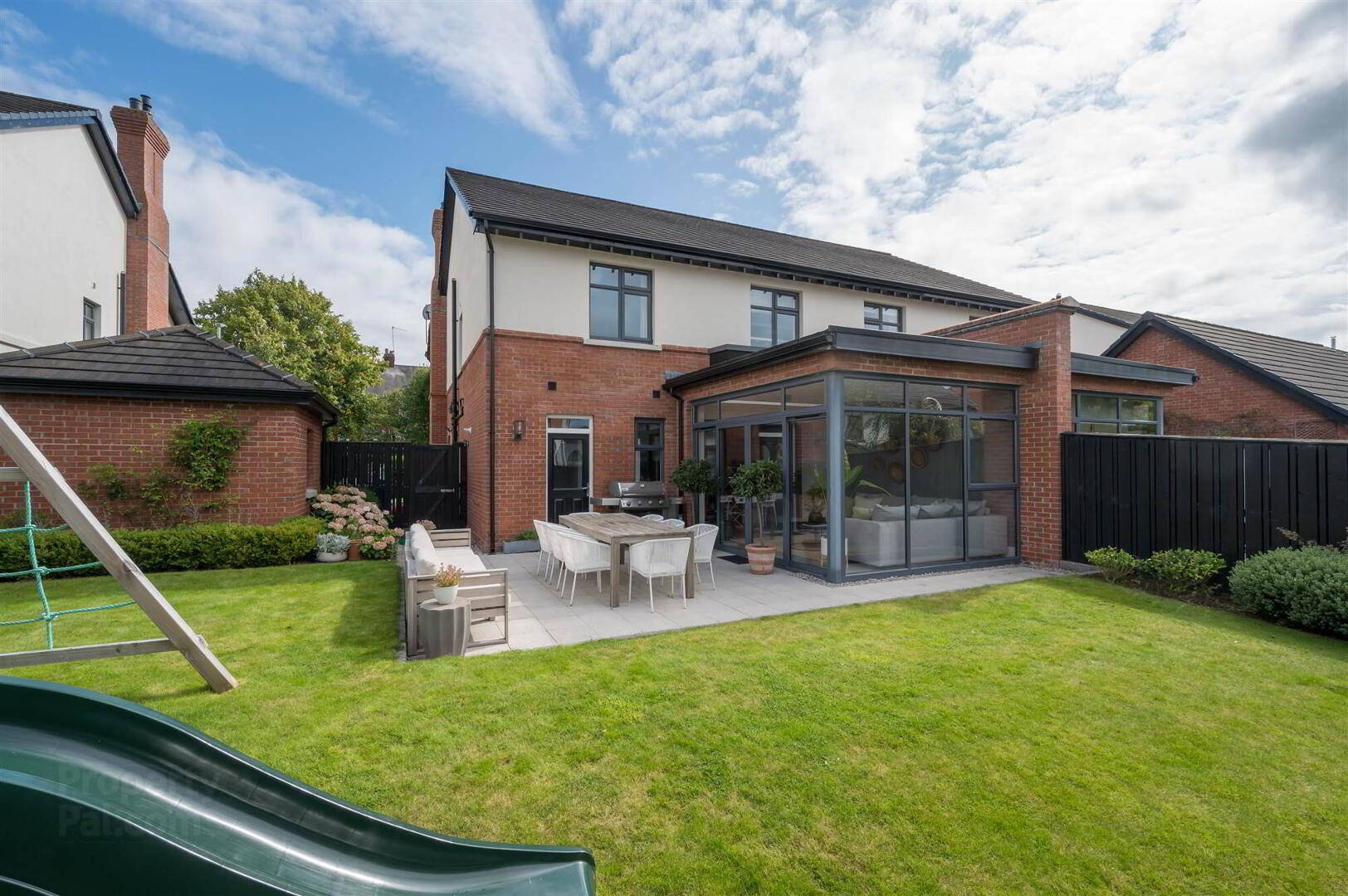 25b Harberton Park 25 of 27