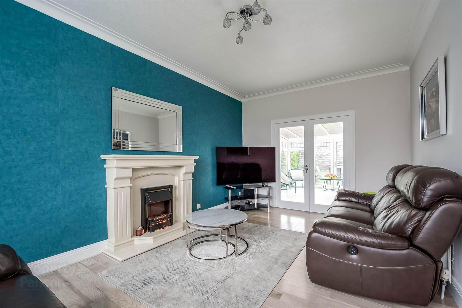 139 Queensway 5 of 28