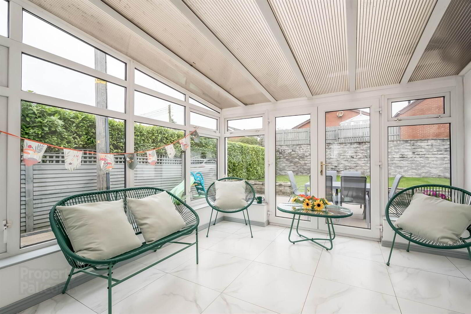 139 Queensway 12 of 28
