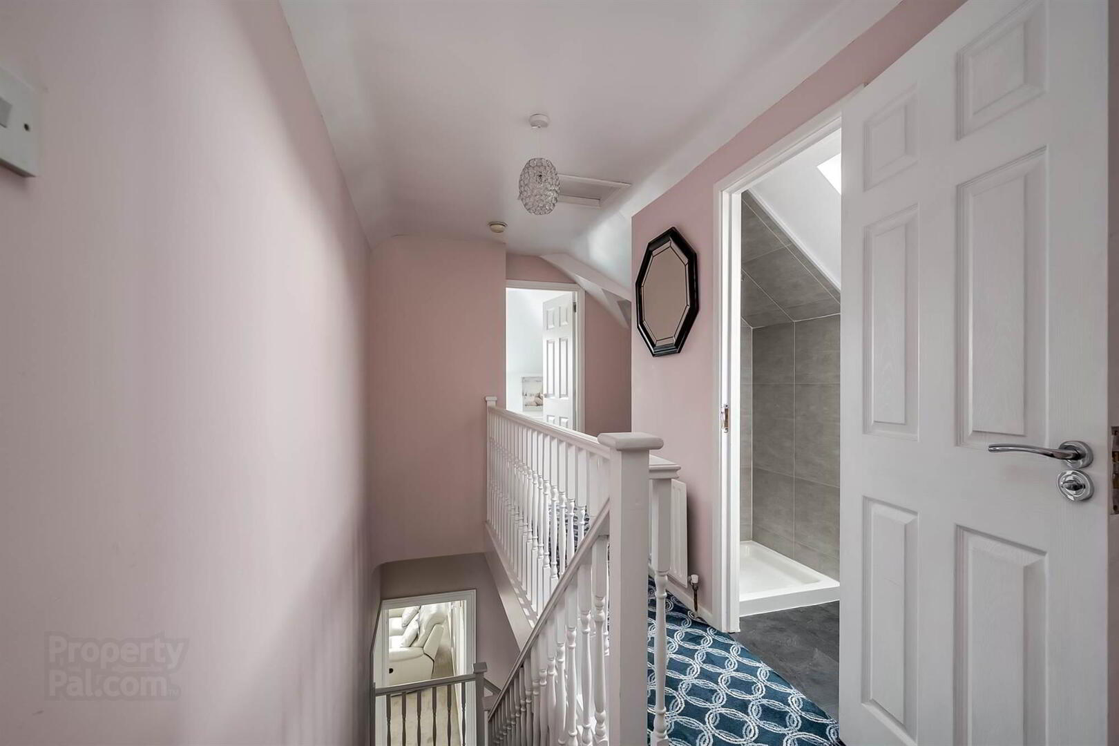 139 Queensway 18 of 28