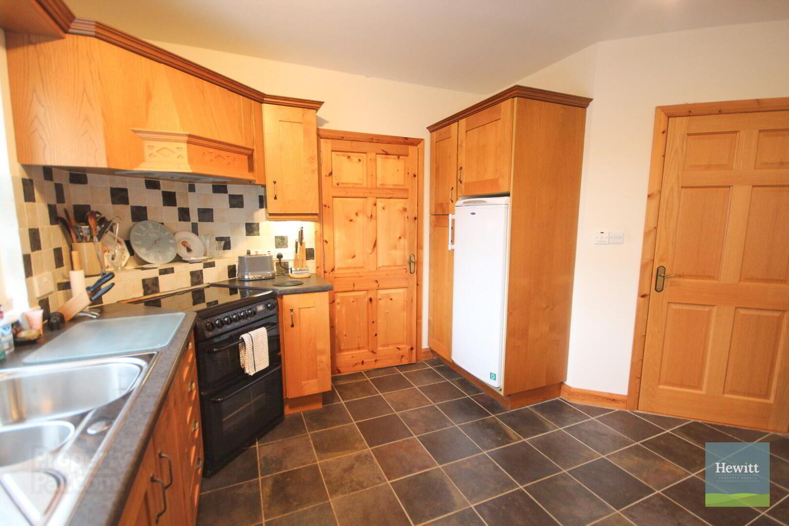 51 Tannaghmore Road 13 of 58