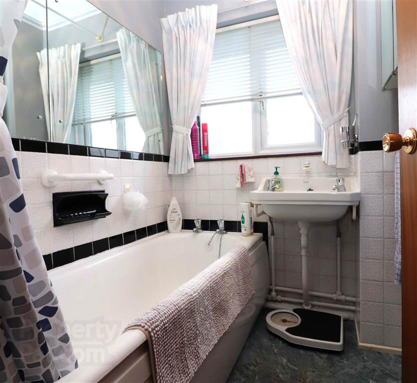 25 Alexander Avenue 8 of 10