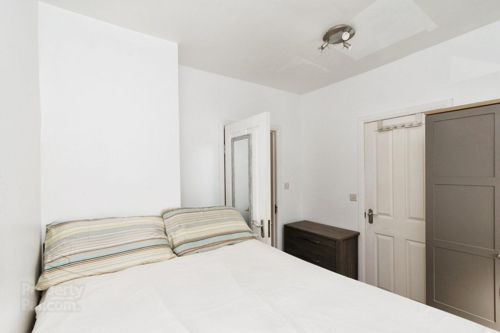 19 Laganvale Street 13 of 18
