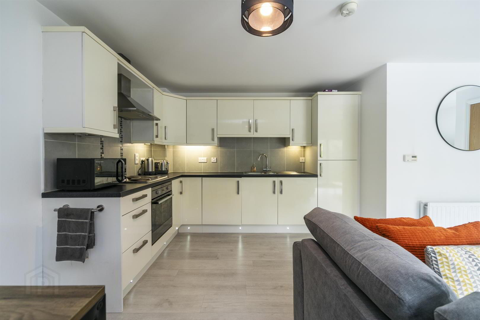 Apt 5, 2a Summerhill Avenue 4 of 24