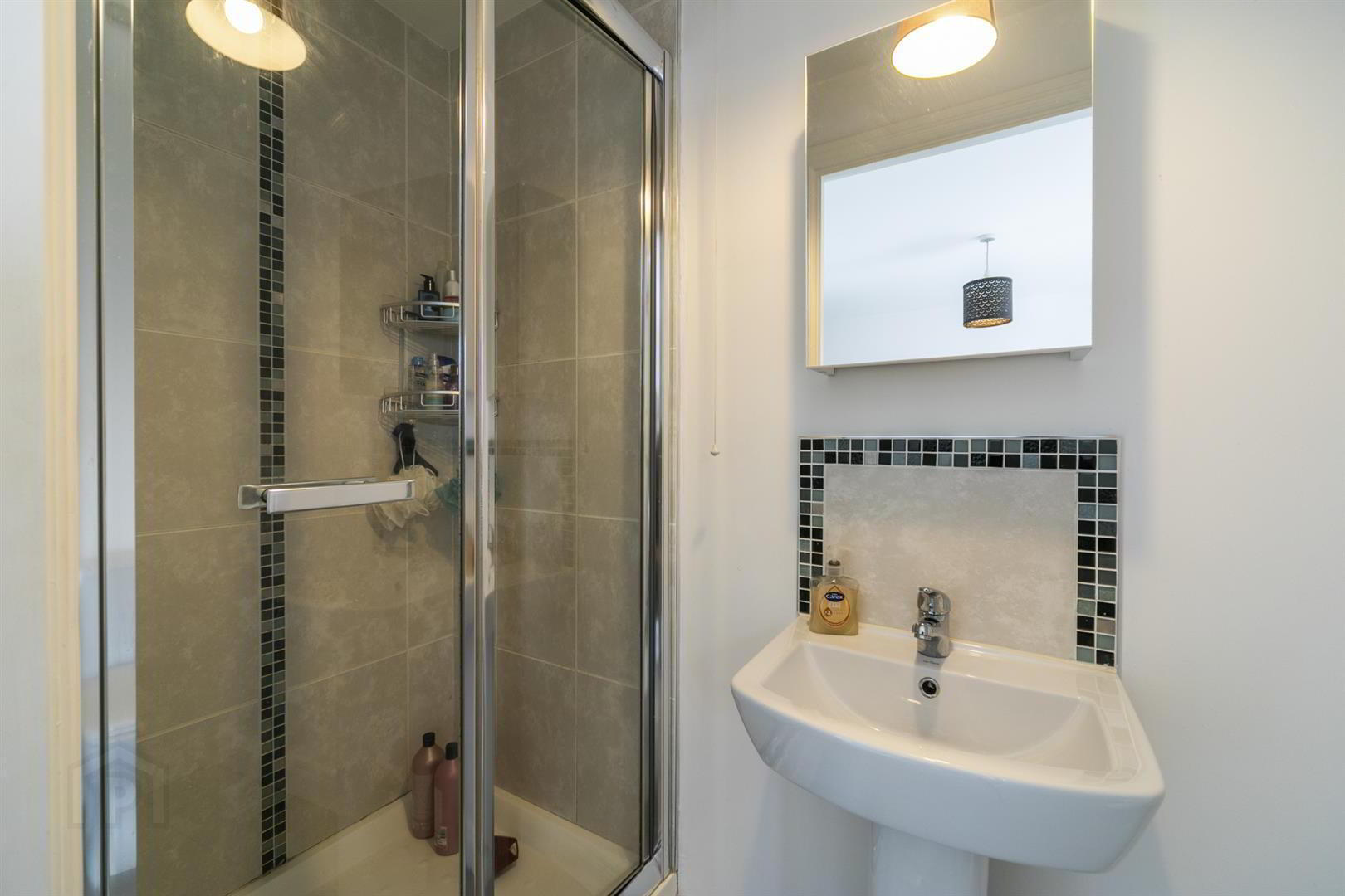Apt 5, 2a Summerhill Avenue 20 of 24