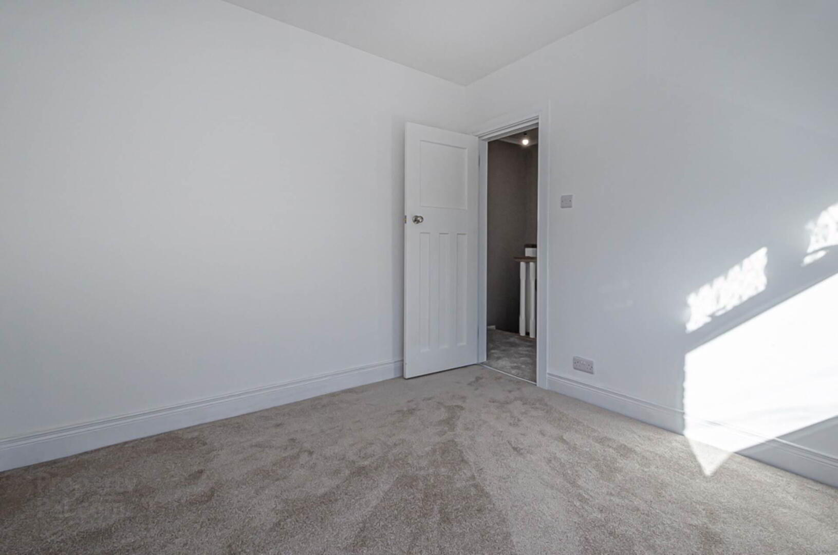25 Lismain Street 30 of 46
