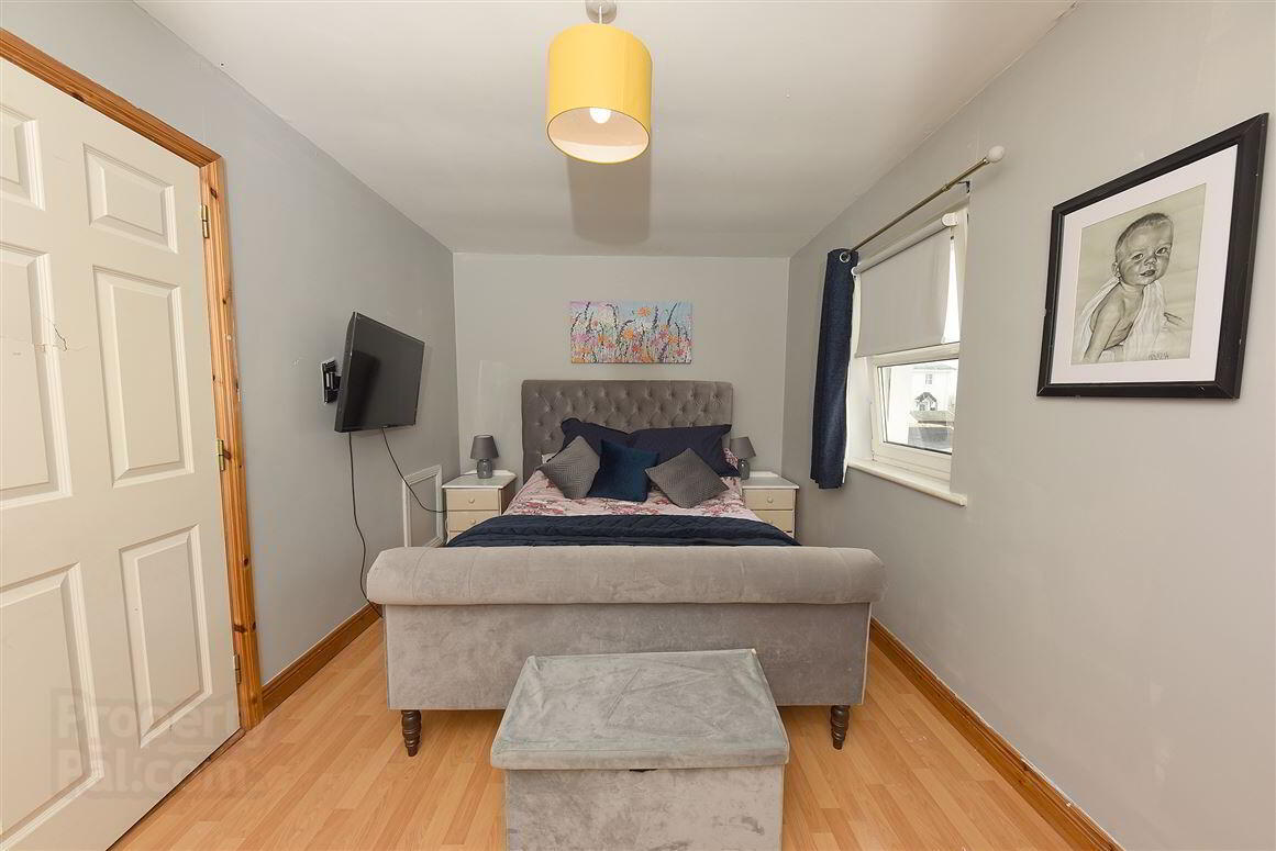 20 Avondale Mews 12 of 44