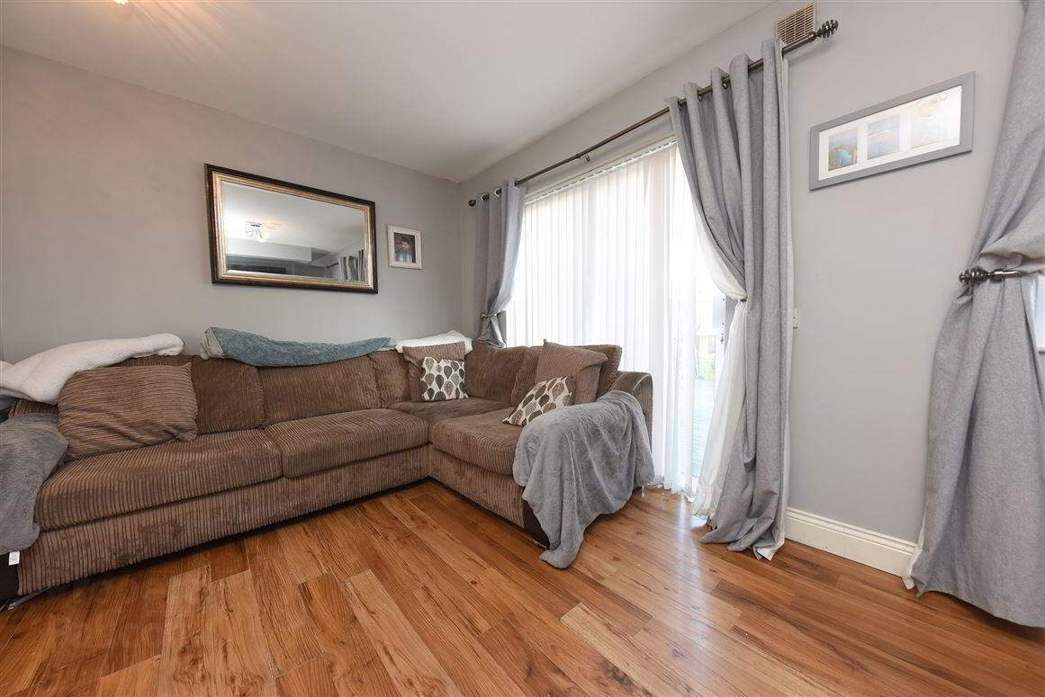 20 Avondale Mews 10 of 44