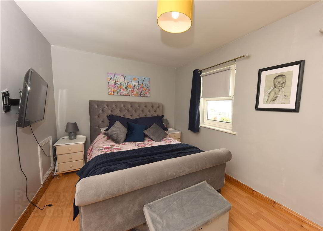 20 Avondale Mews 13 of 44
