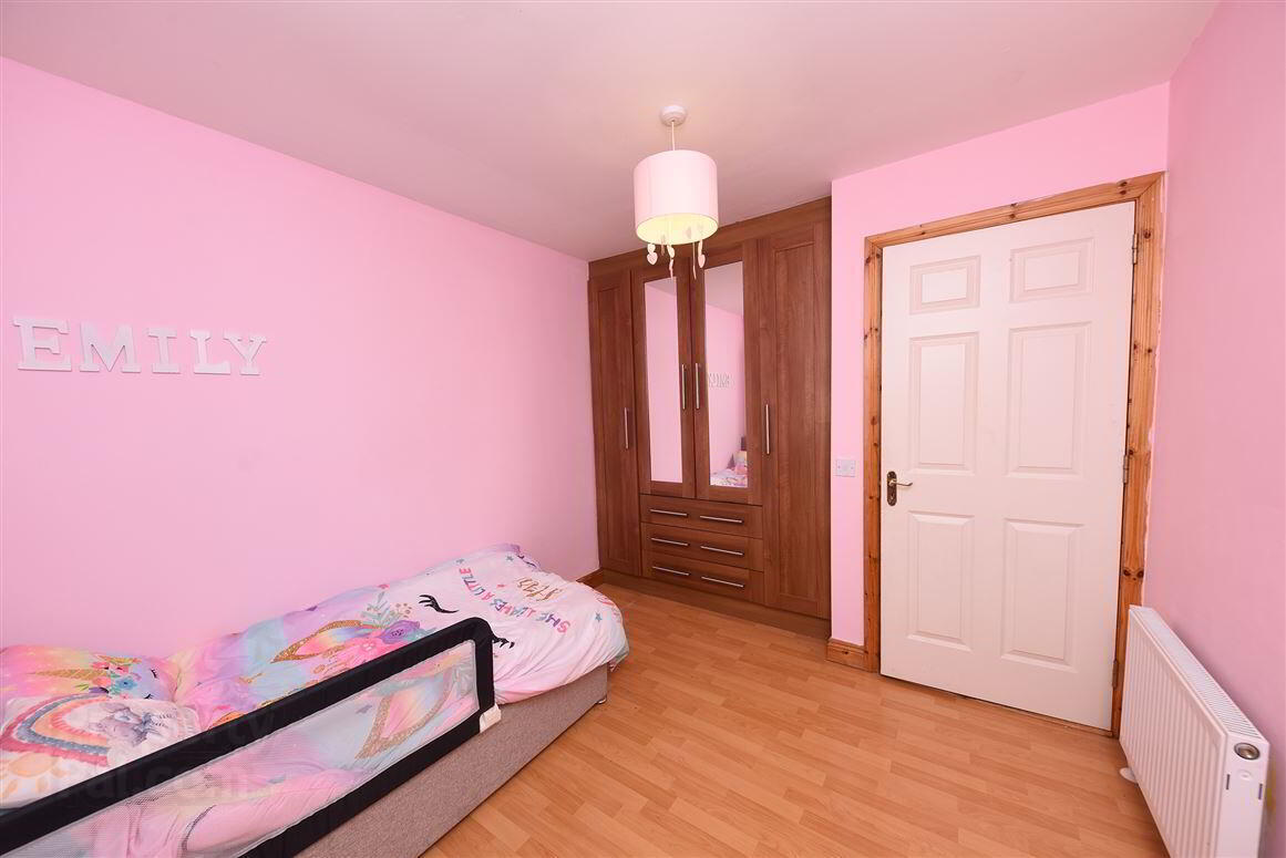 20 Avondale Mews 16 of 44