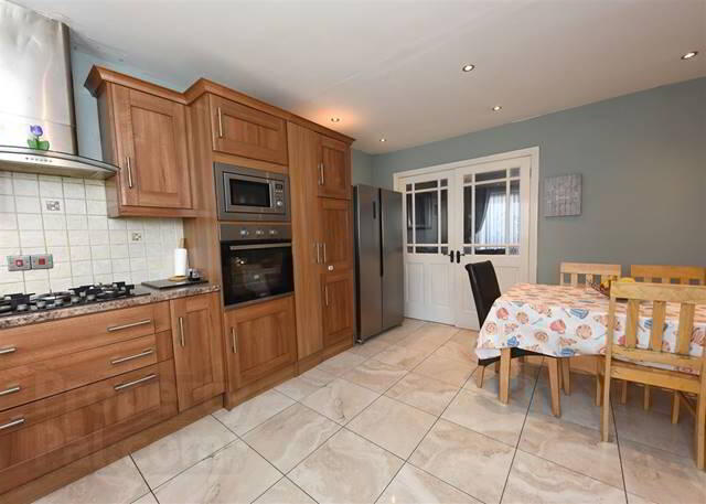 20 Avondale Mews 28 of 44