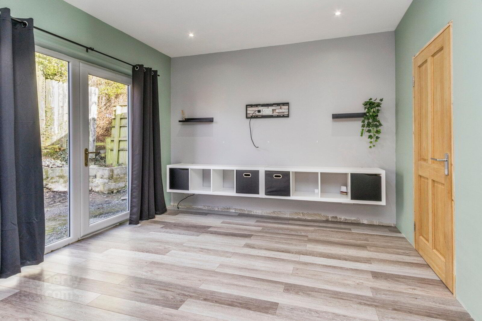 30 Meadowvale Drive 9 of 20