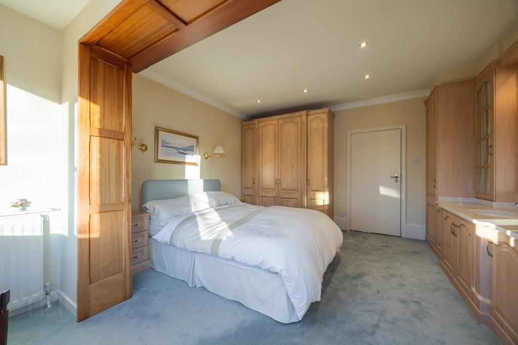 33 Cadogan Park 25 of 54