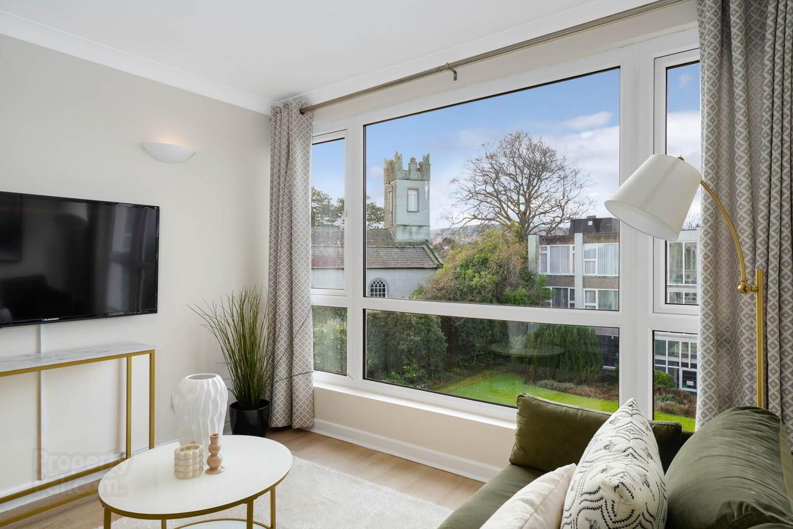 Apartment 6 Woodview Court 9 of 30