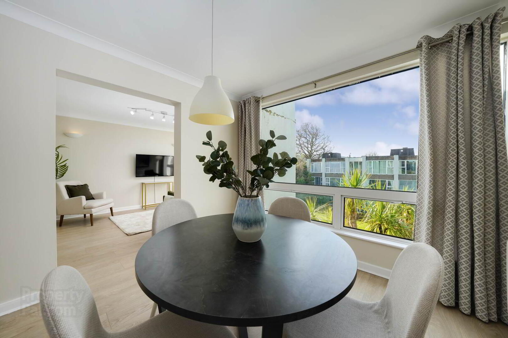 Apartment 6 Woodview Court 15 of 30