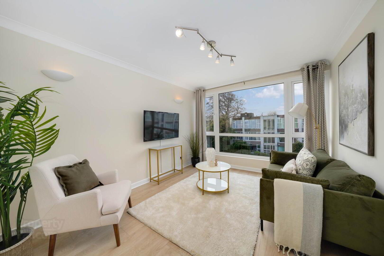 Apartment 6 Woodview Court 5 of 30