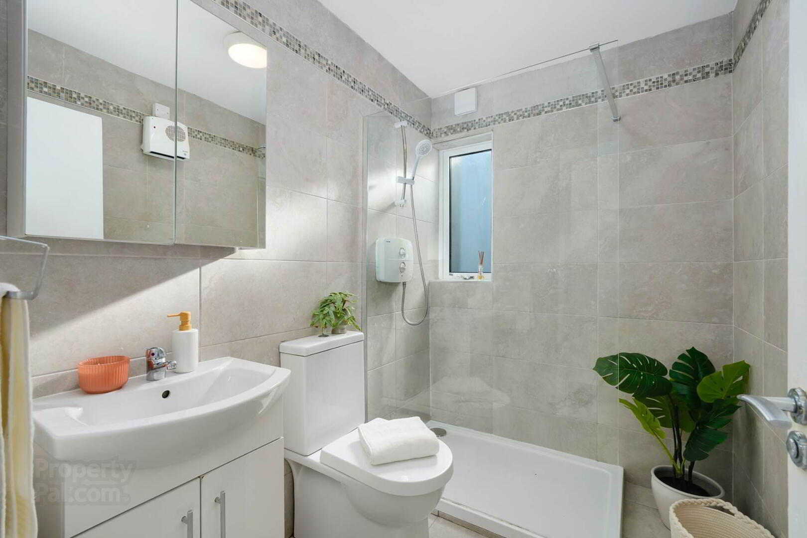 Apartment 6 Woodview Court 17 of 30