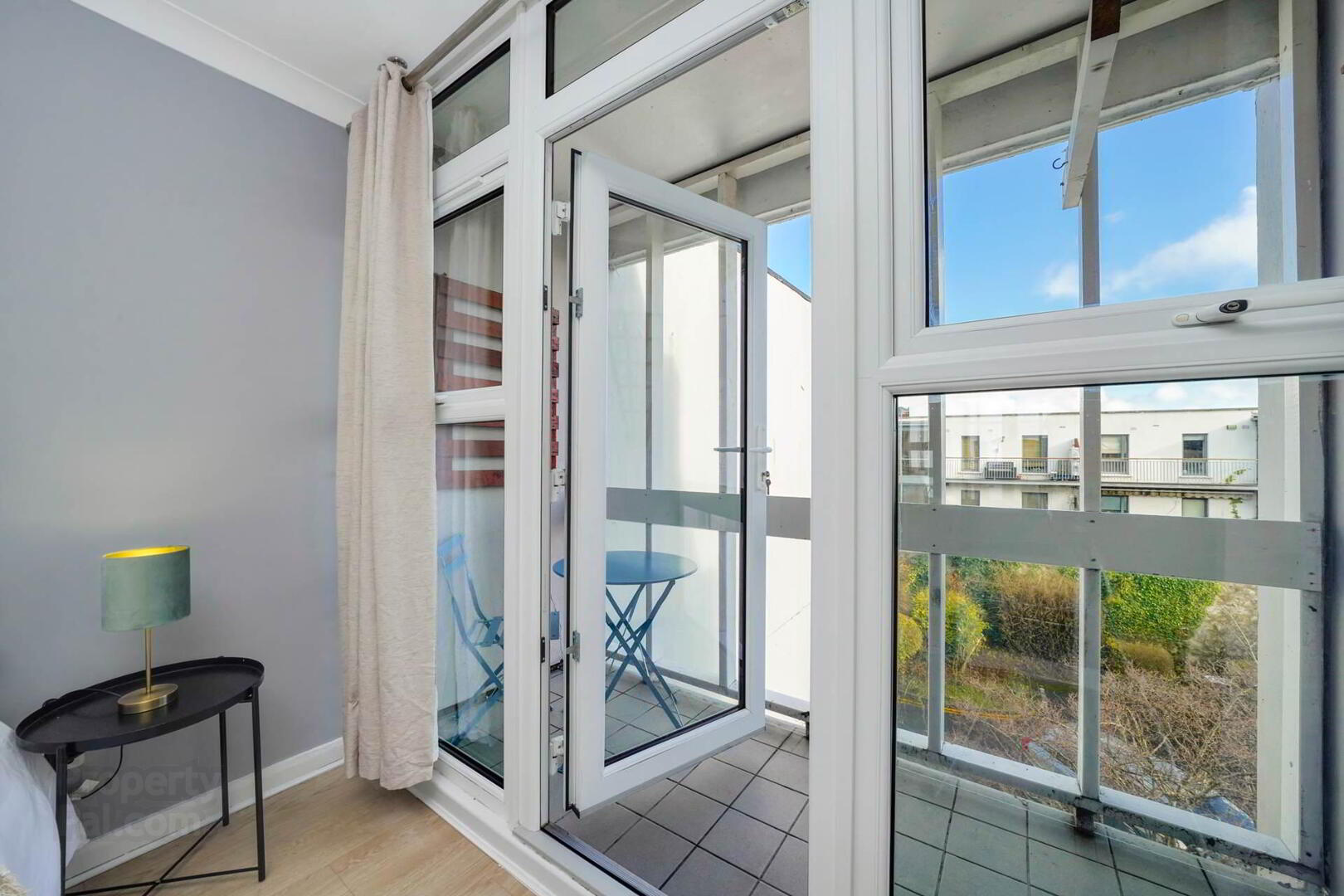 Apartment 6 Woodview Court 23 of 30