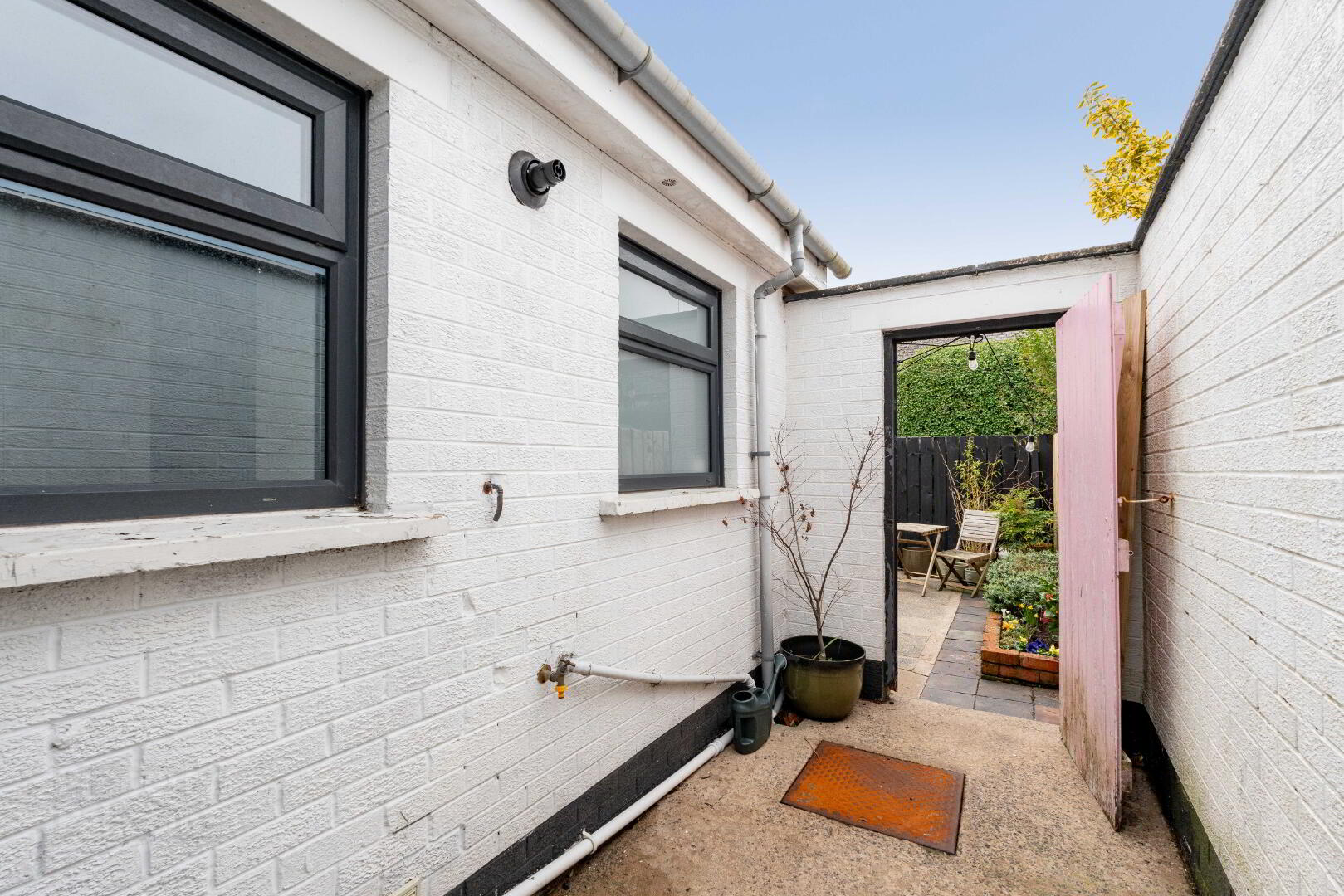 23 Ava Gardens 33 of 35