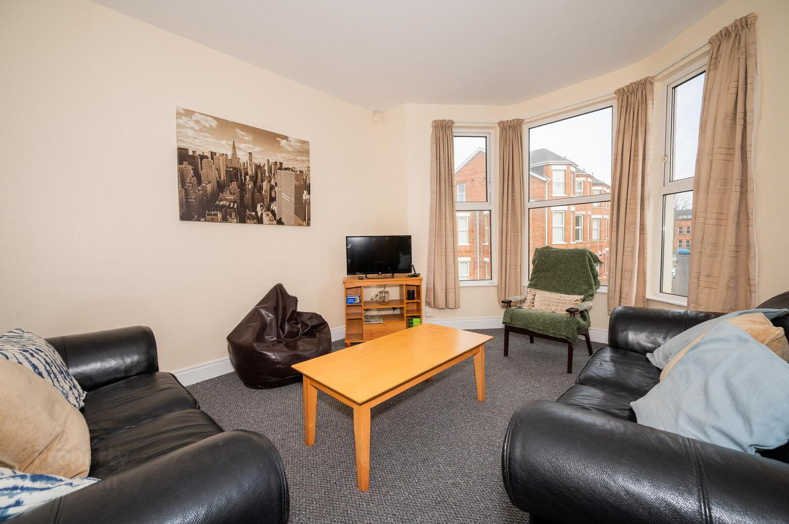 Apt 2, 32 Malone Avenue 4 of 13