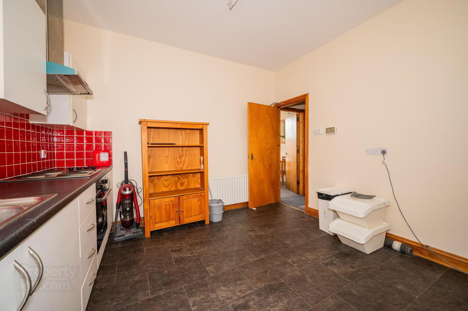 Apt 2, 32 Malone Avenue 7 of 13