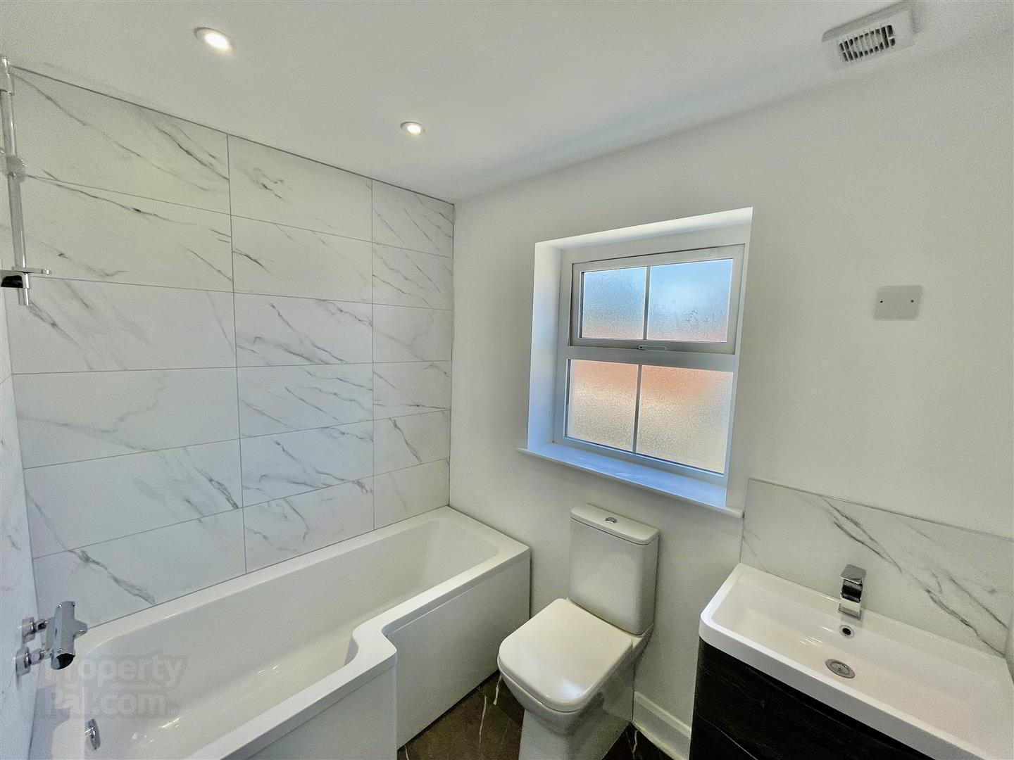 1b Seahaven Drive 8 of 10