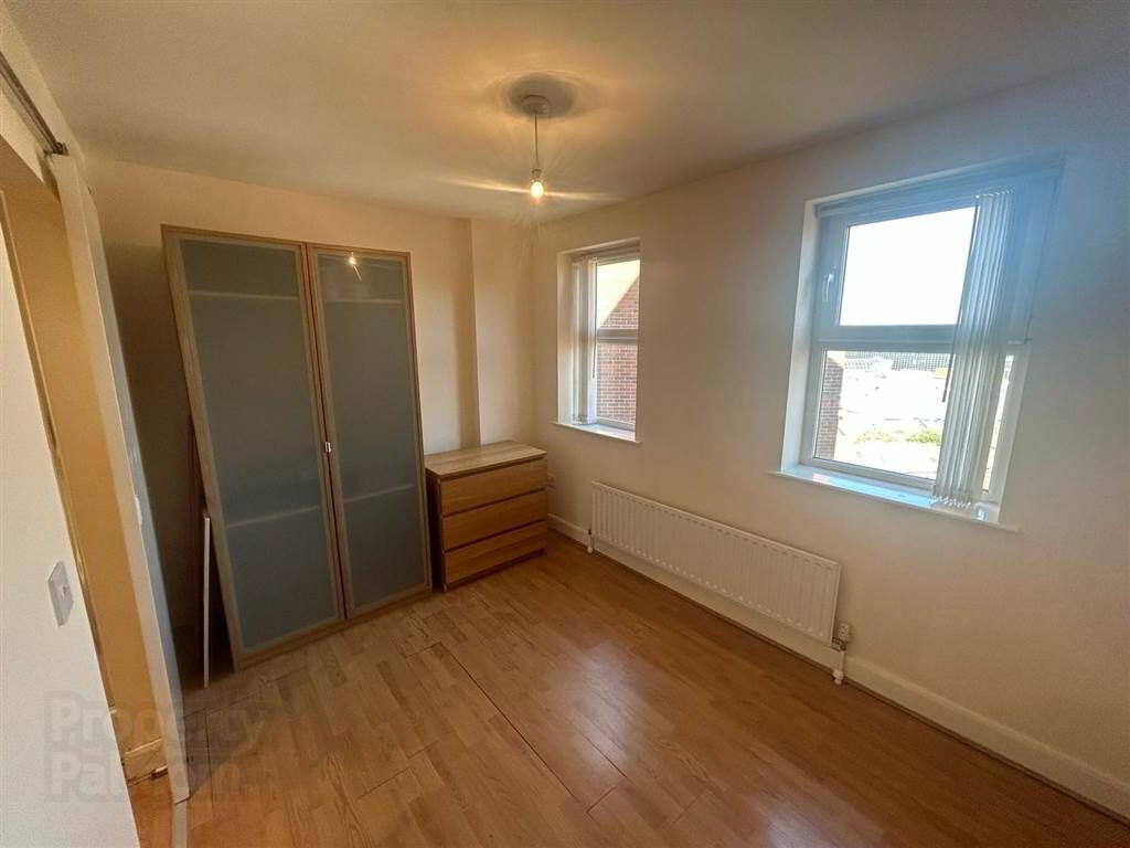 801 College Central, 56 King Street 14 of 18