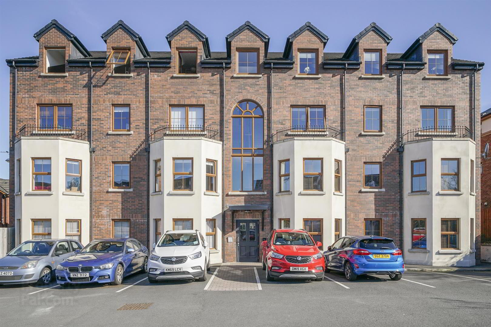 Apt 15, 120 Upper Newtownards Road