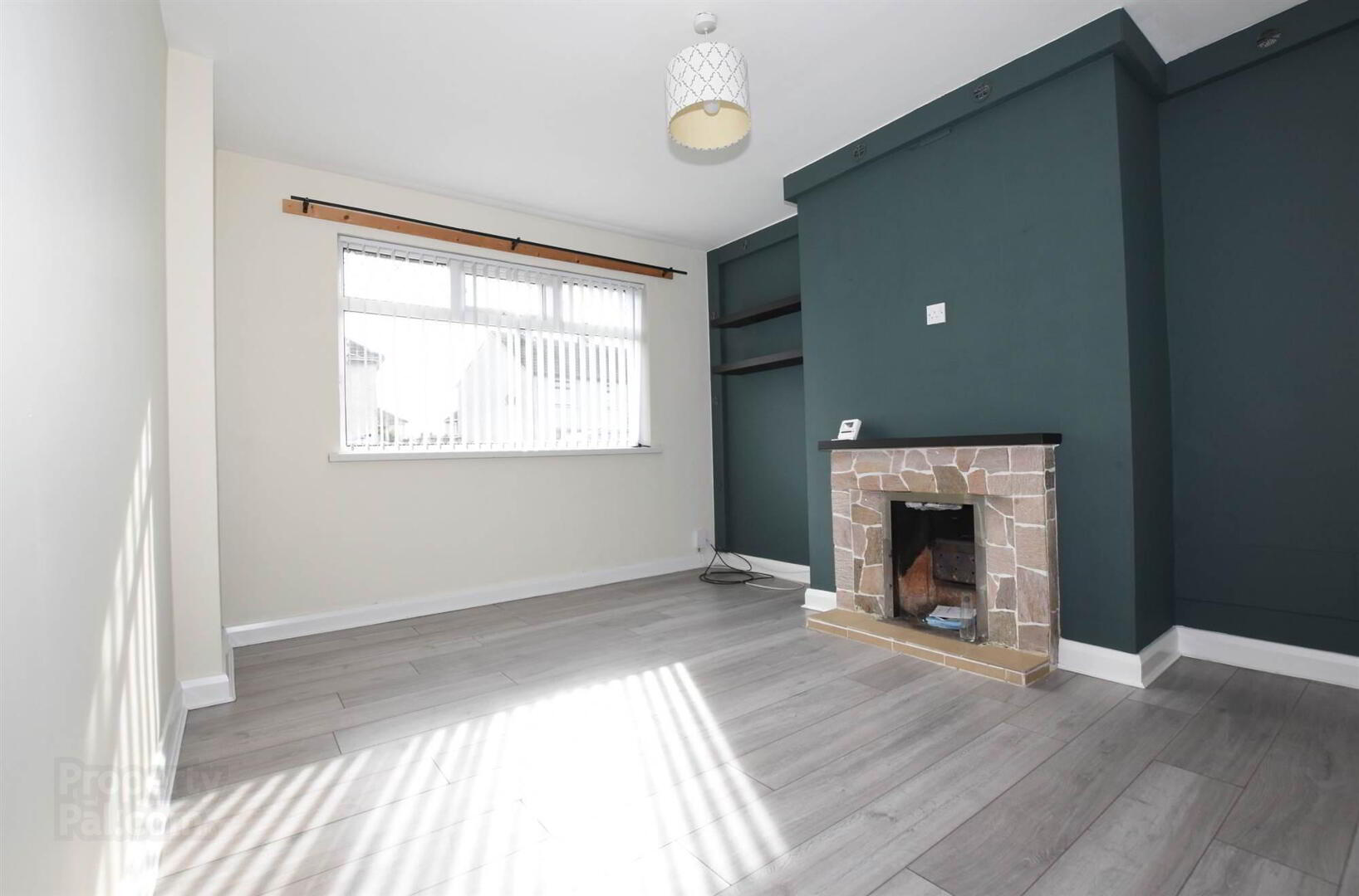 31 Lisbane Drive 4 of 14