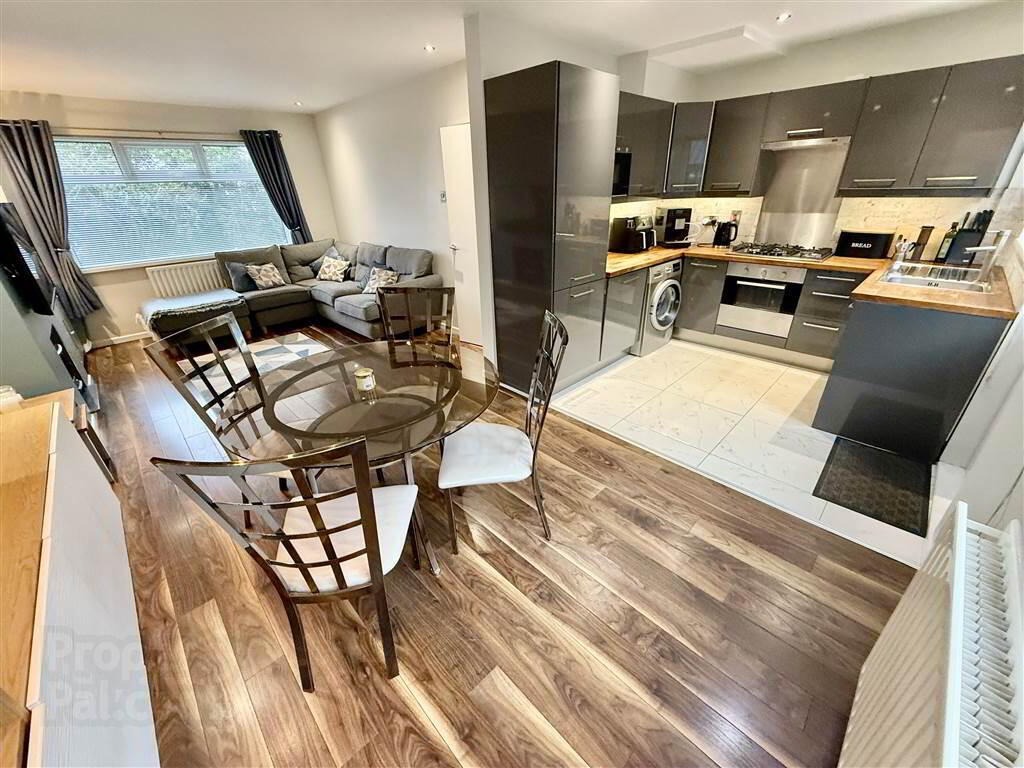 4 Castlemore Park 5 of 14