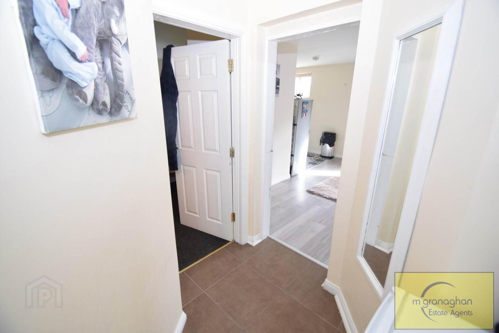 Apt 5, Church Gate 4 of 14