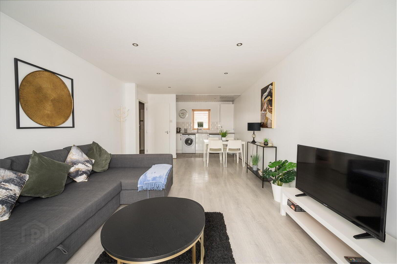 Apt 36, City Gate 4 of 11