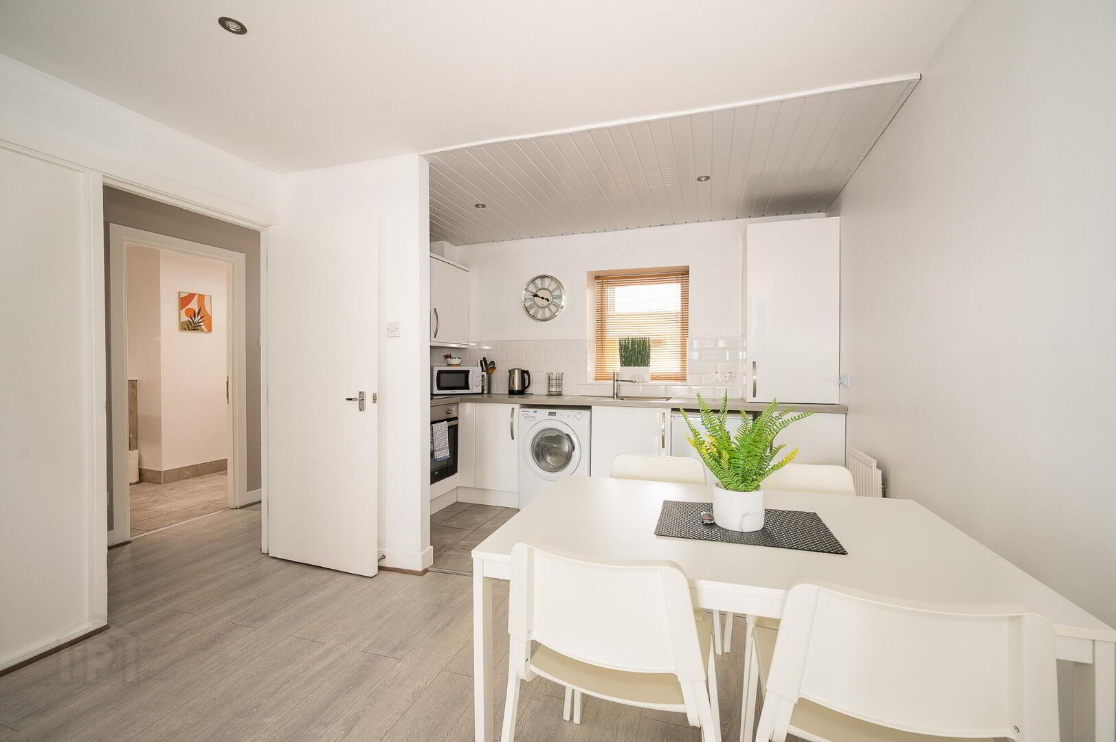 Apt 36, City Gate 5 of 11