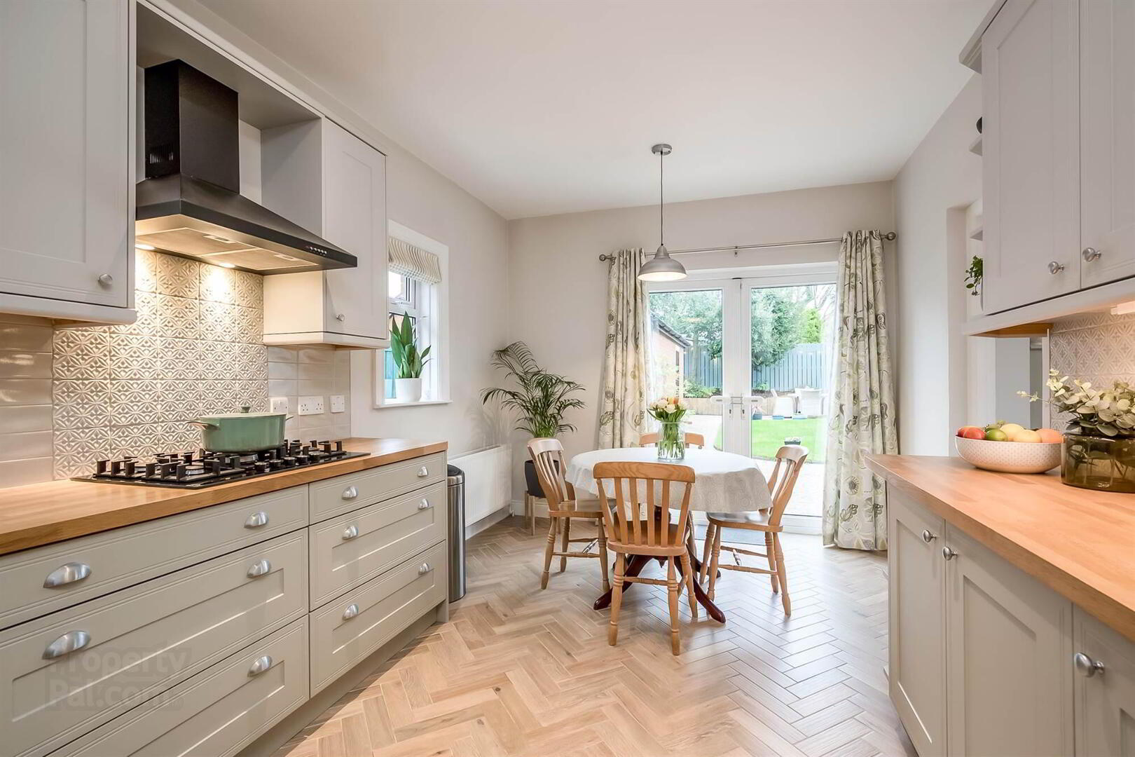 52 Edgcumbe Gardens 15 of 38