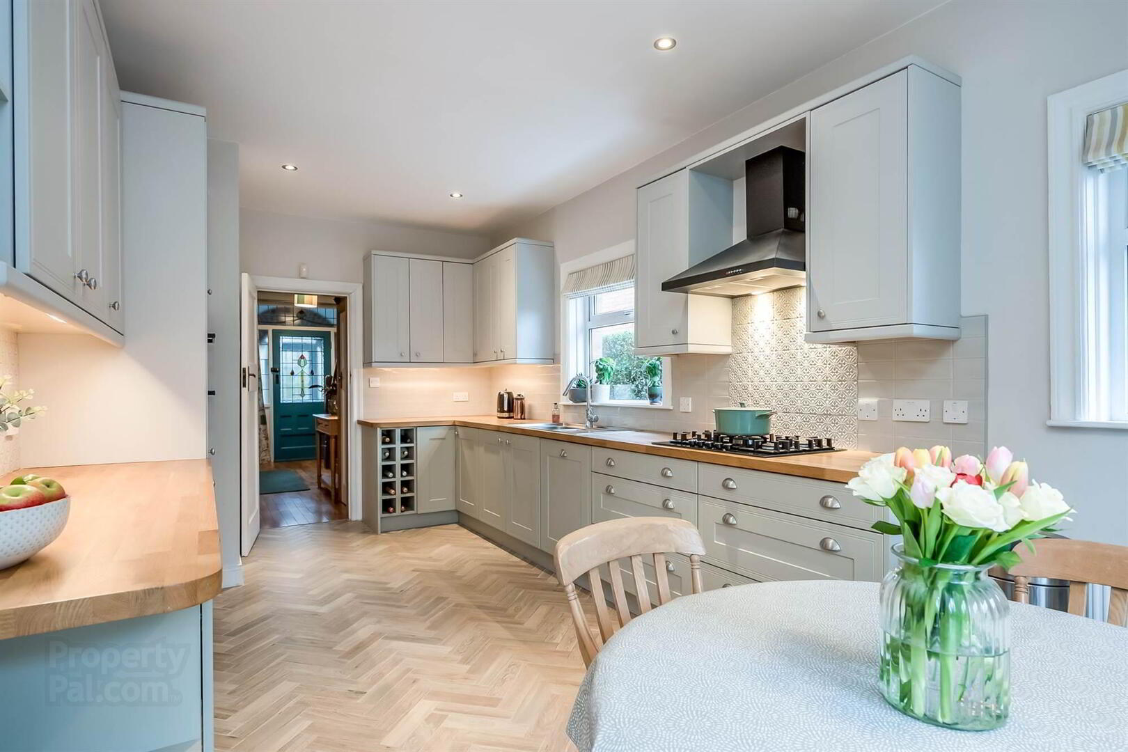 52 Edgcumbe Gardens 18 of 38