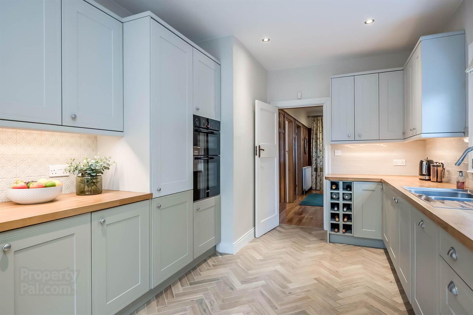 52 Edgcumbe Gardens 20 of 38